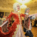 11.01.2020. минская область. мир. мирский замок. рождественский бал-маскарад для взрослых. танцы. история. радзивиллы. традиция. дворянство. княжество. маски. аристократические забавы. придворные танцы. Фото Алексея Столярова.